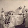Врач – хирург Н.Н. Карлов делает операцию раненому. 1942 год.