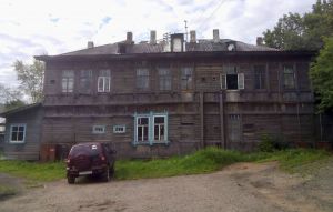 Кировские активисты ОНФ помогают «бесхозному» жилому дому