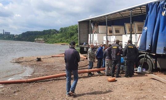 В Котельниче в реку Вятку выпустили 170 000 штук молоди стерляди