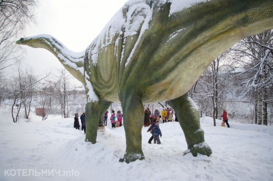 Проводите зиму вместе с динозаврами