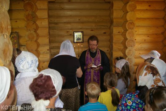 Первое богослужение в Спасском